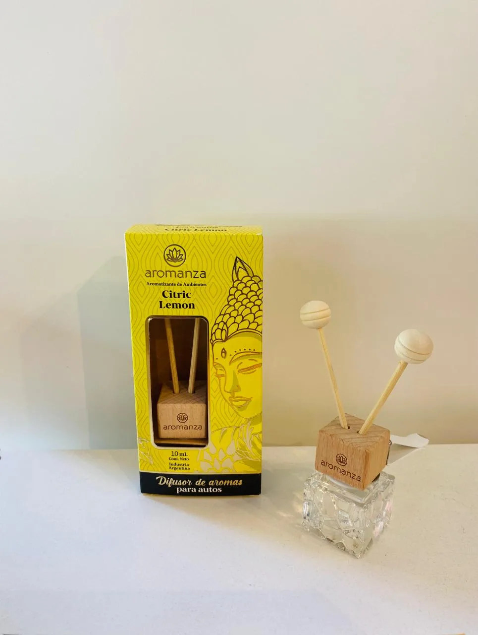 104J-DIFUSOR AROMÁTICO PARA AUTO AROMANZA - CITRIC LEMON